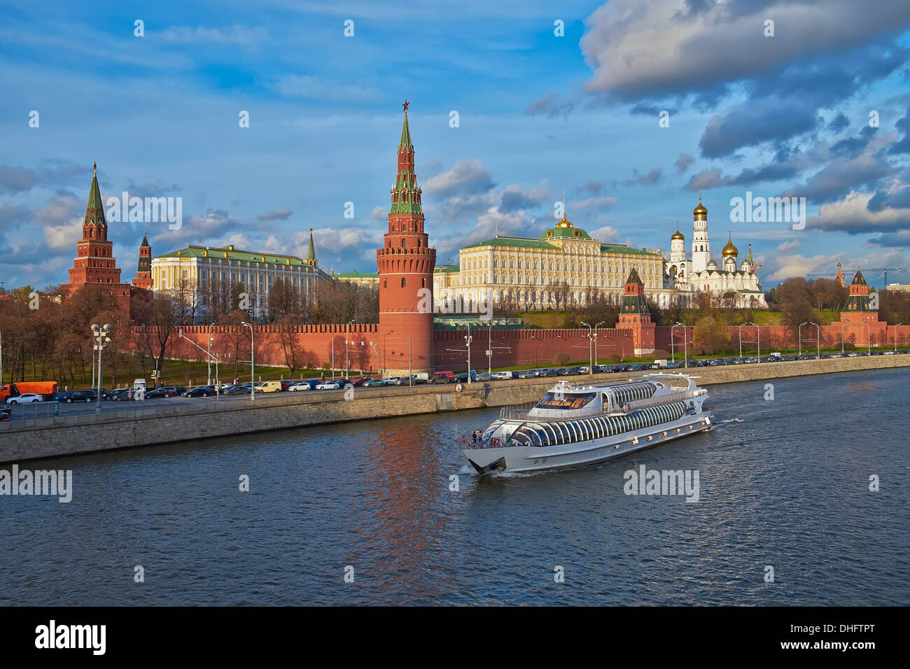 Blick auf den Kreml und den Fluss Stockfoto