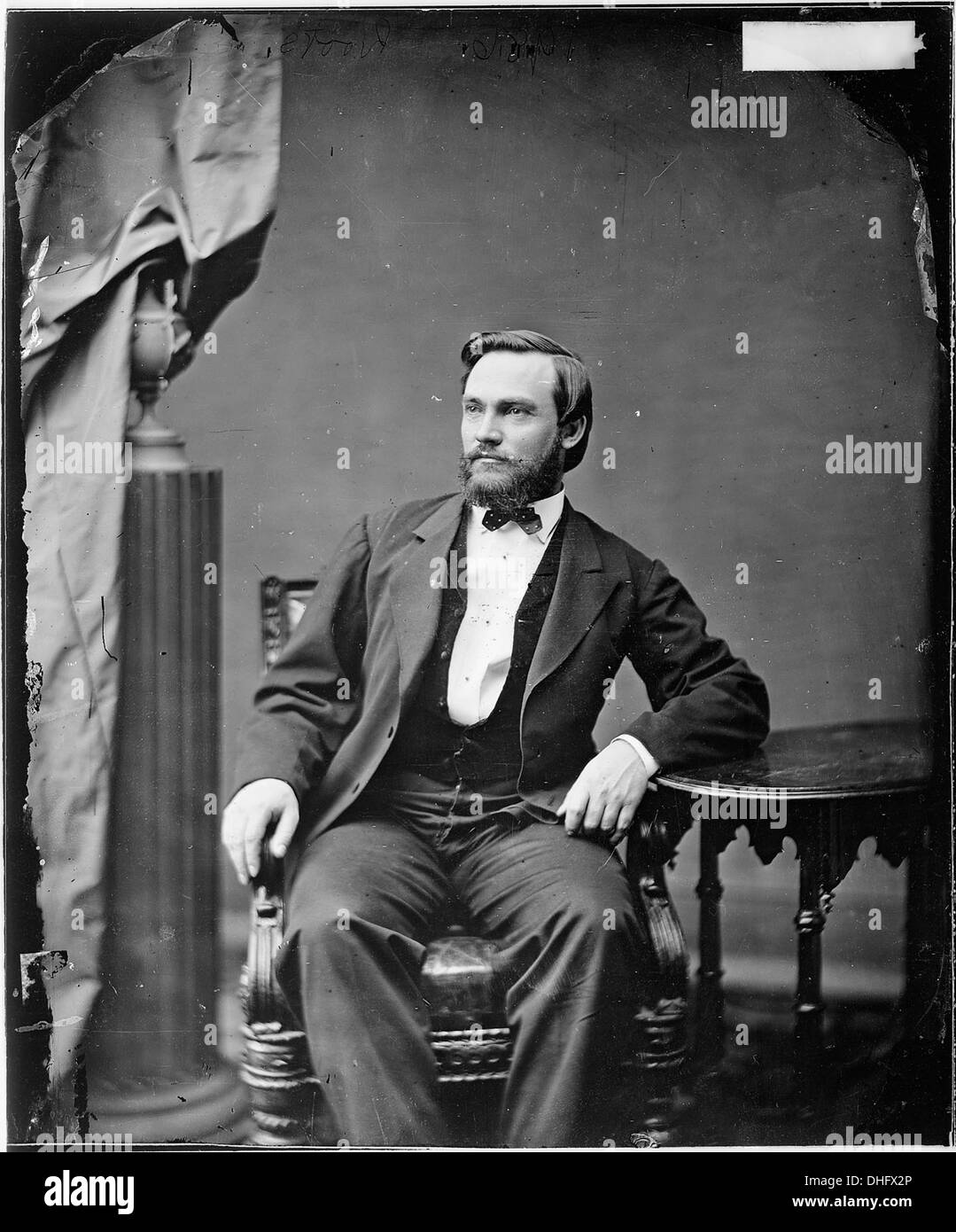 Dieses historische Bild zeigt Hon. Logan H. Roots, einen prominenten Politiker aus Arkansas. Roots war während der Wiederaufbauzeit Senator der Vereinigten Staaten und spielte eine wichtige Rolle in der Gesetzgebung nach dem Bürgerkrieg. Stockfoto