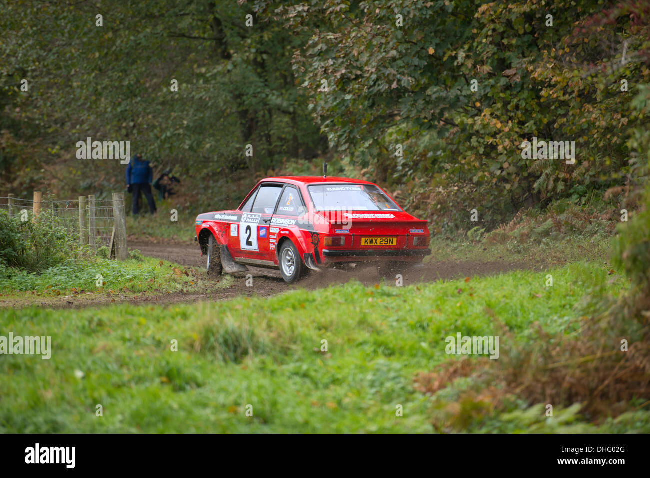 Duncombe Park, North Yorkshire, UK. 9. November 2013. UK RAC Rallye Duncombe Park Wertungsprüfung 8. Matthew Robinson und Sam Collis, an dieser Stelle liegend im 2. Klasse D5 (für historische Fahrzeuge registriert sein 1975 und 1981) in einem Ford Escort Mk 2 Credit: Geoff Mayer/Alamy Live News Stockfoto