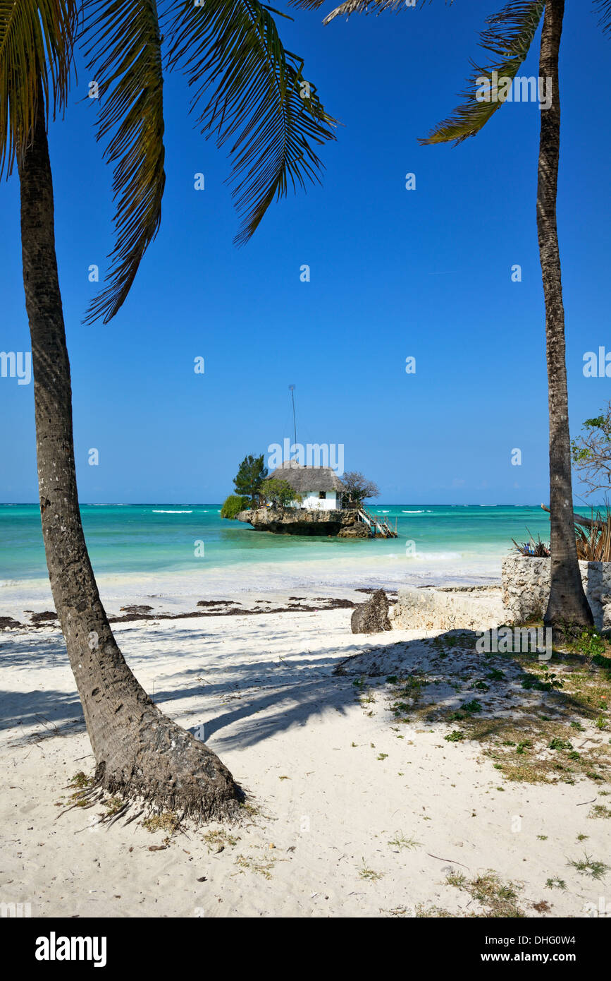 Der Rock Restaurant, Bwejuu Strand, Indischer Ozean, Sansibar, Tansania, Ostafrika Stockfoto