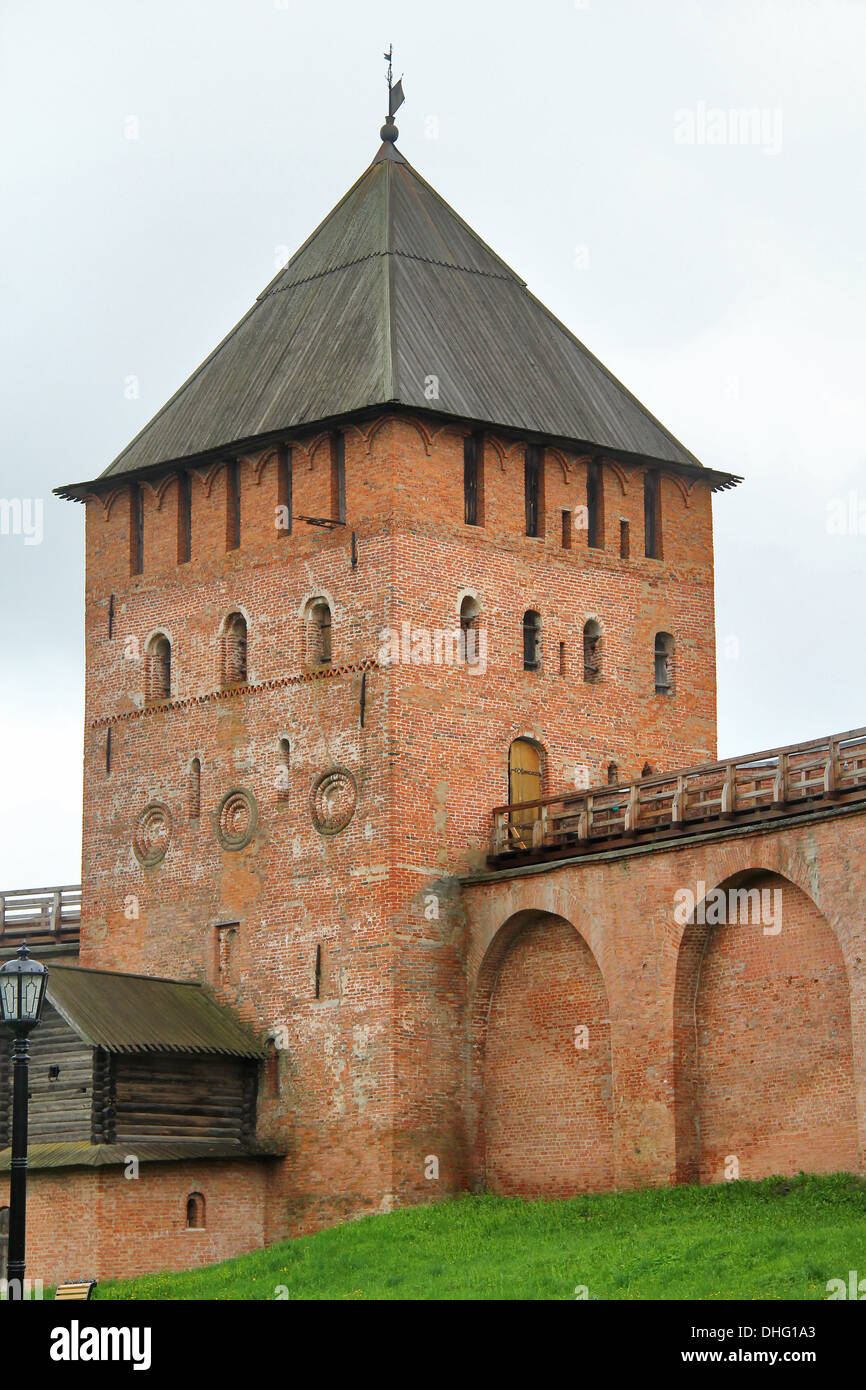 Turm der Nowgoroder Kreml in Weliki Nowgorod, Russland Stockfoto