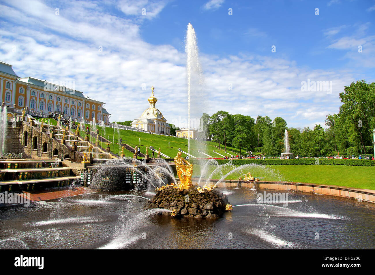 Samson-Brunnen, der die große Kaskade in Peterhof Palast, Russland Stockfoto