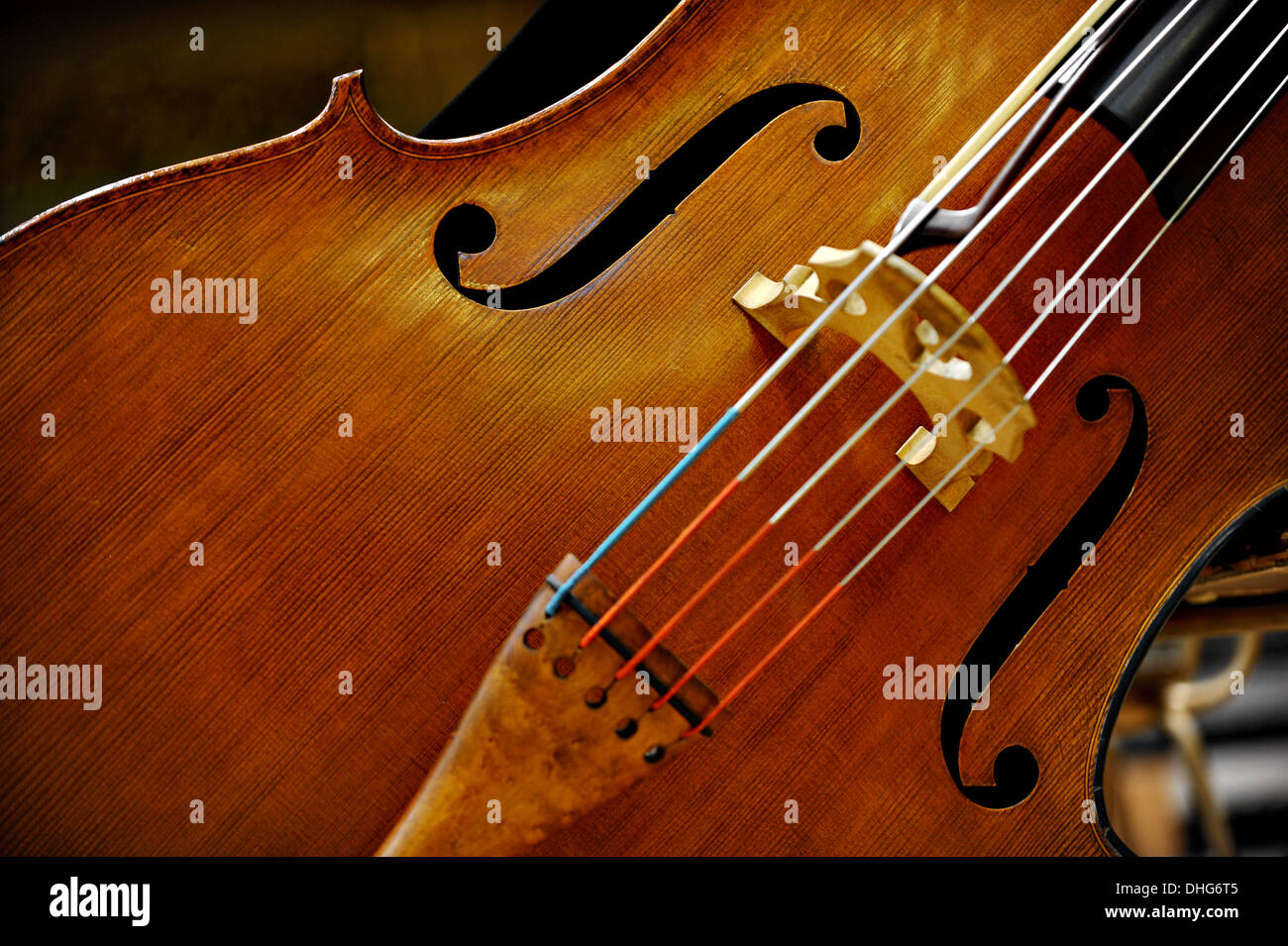 Detail von einem Musik-Saiteninstrument Kontrabass Stockfoto