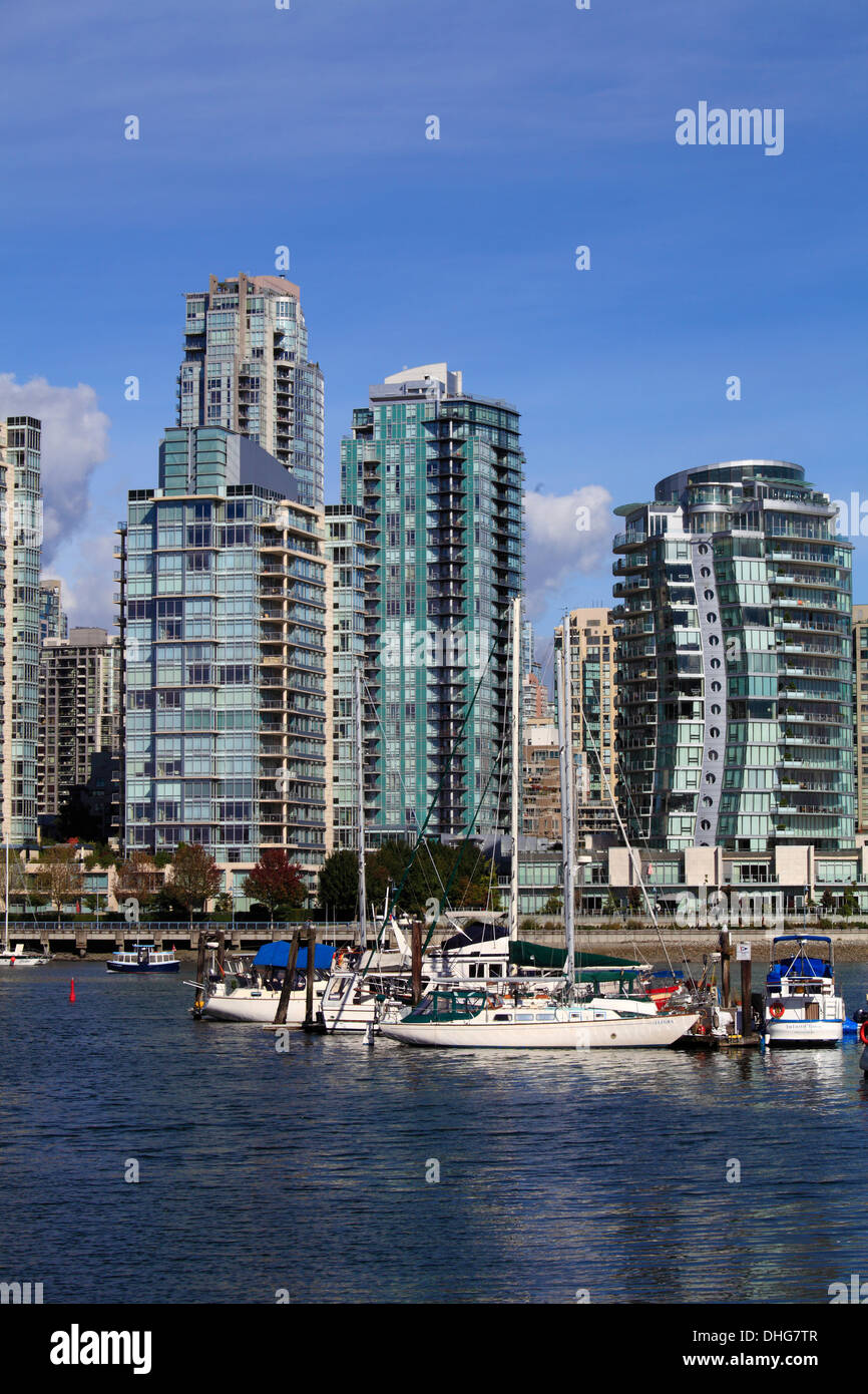 Kanada, Vancouver, False Creek, Marina, Boote, Skyline, Stockfoto