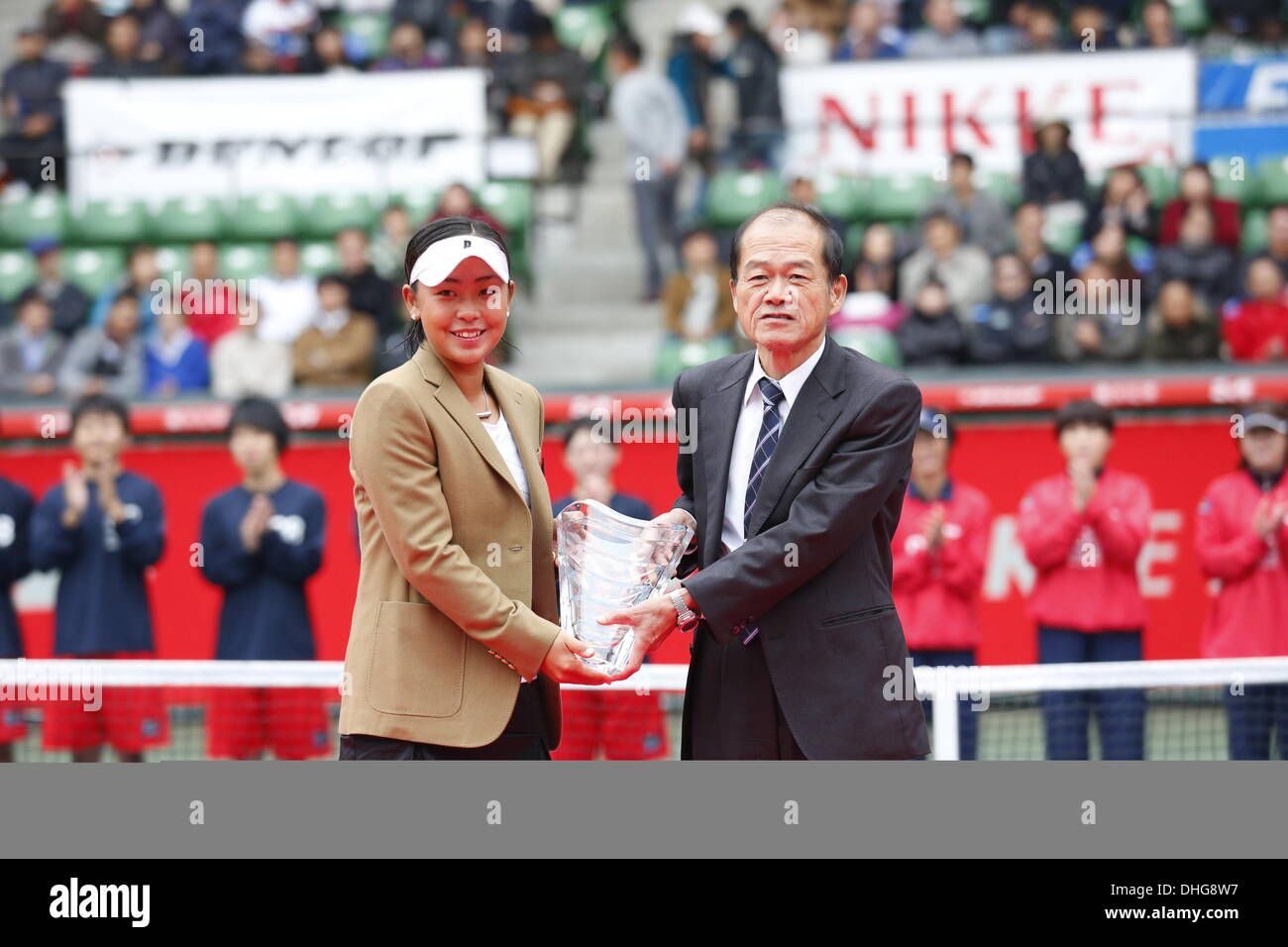 Tokio, Japan. 9. November 2013. ERI Hozumi Tennis: NIKKE All Japan Tennis Championships 88. Frauen einzigen Endspiel Ariake Kolosseum in Tokio, Japan. © AFLO SPORT/Alamy Live-Nachrichten Stockfoto