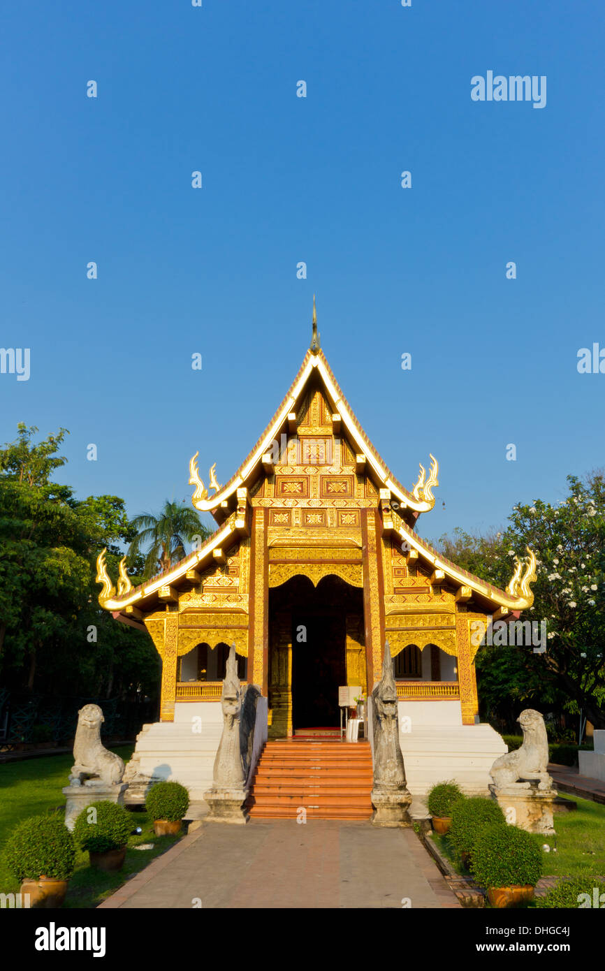 Schöne thailändische buddhistische Architektur im Wat Phra Singh Chiagmai, Thailand. Stockfoto