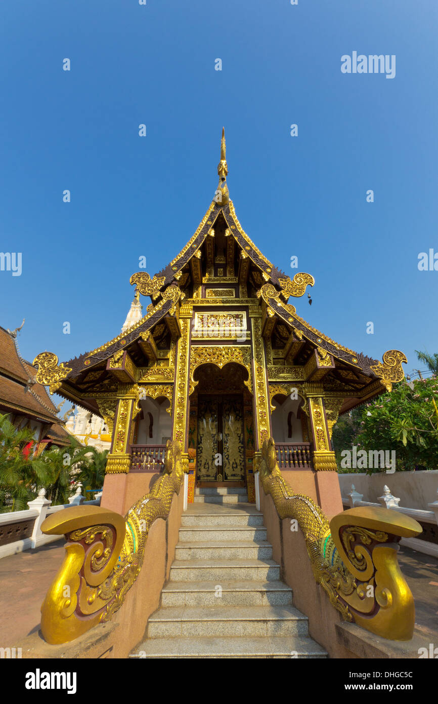 Buddhistische Architektur im Wat Chedi Liam Chiagmai, Thailand. Stockfoto