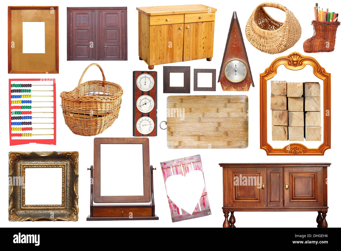 Collage mit antiken Objekten aus Holz isoliert auf weißem Hintergrund Stockfoto