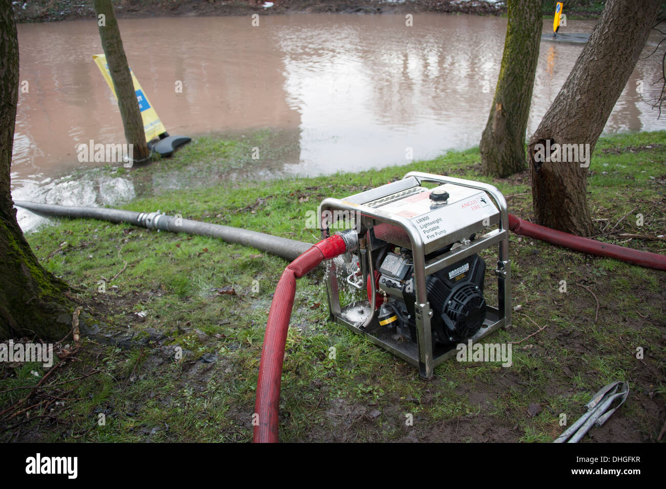 Feuer & Rettung Licht tragbare Pumpen Pumpen Überschwemmung Stockfoto