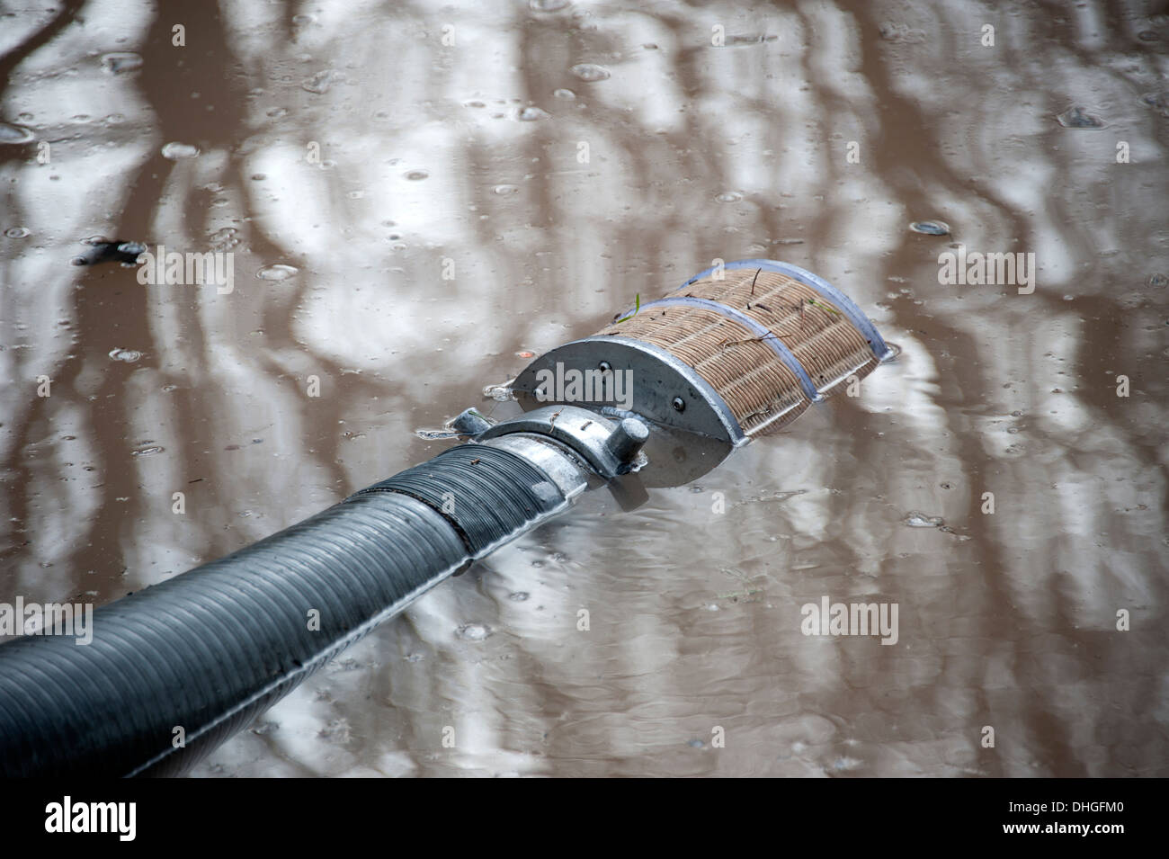 Leichte Tragkraftspritze Saugschlauch Korb Sieb Stockfoto