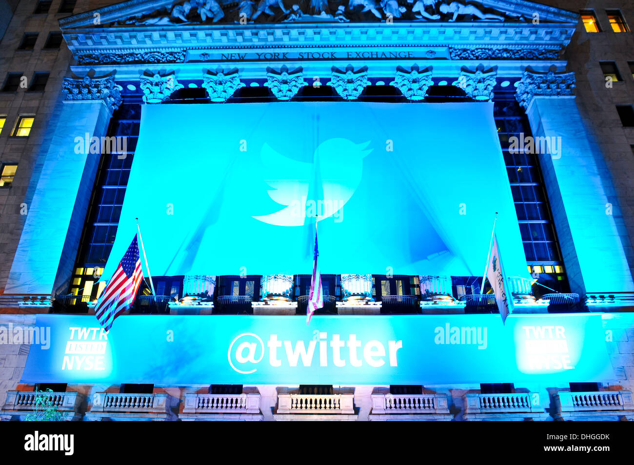 Twitter Inc. IPO Logo Banner hängt außerhalb der New York Stock Exchange (NYSE) Stockfoto