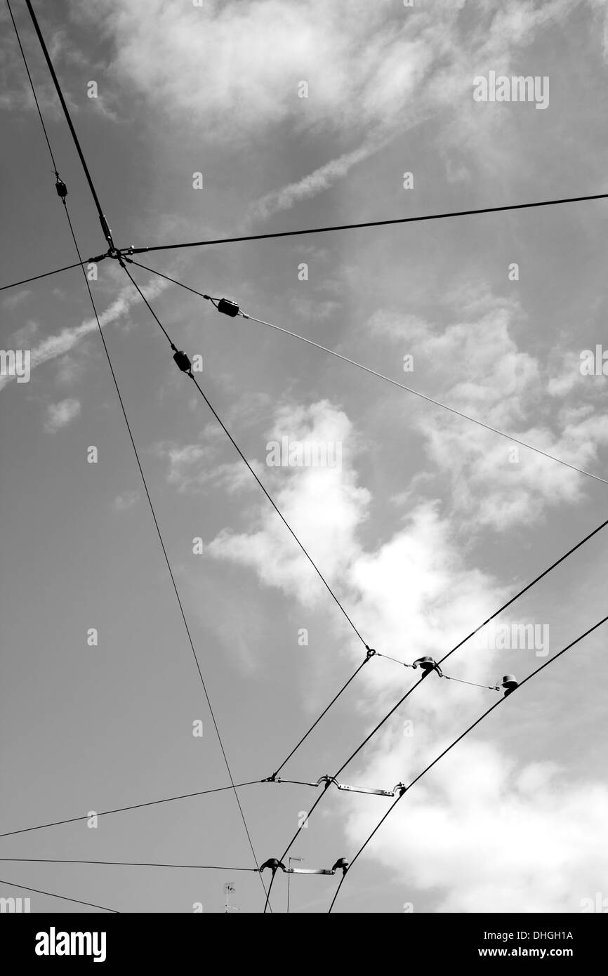 Straßenbahn-Kabel über Kopf Stockfoto