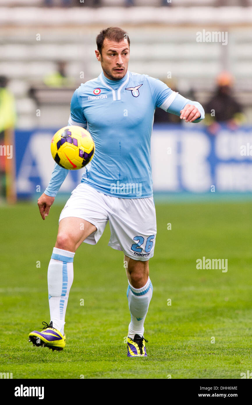 Parma, Italien. 10. November 2013. Stefan Radu (Latium) Football / Soccer: italienische "Serie A" match zwischen FC Parma 1-1 SS Lazio im Stadio Ennio Tardini in Parma, Italien. © Enrico Calderoni/AFLO SPORT/Alamy Live-Nachrichten Stockfoto