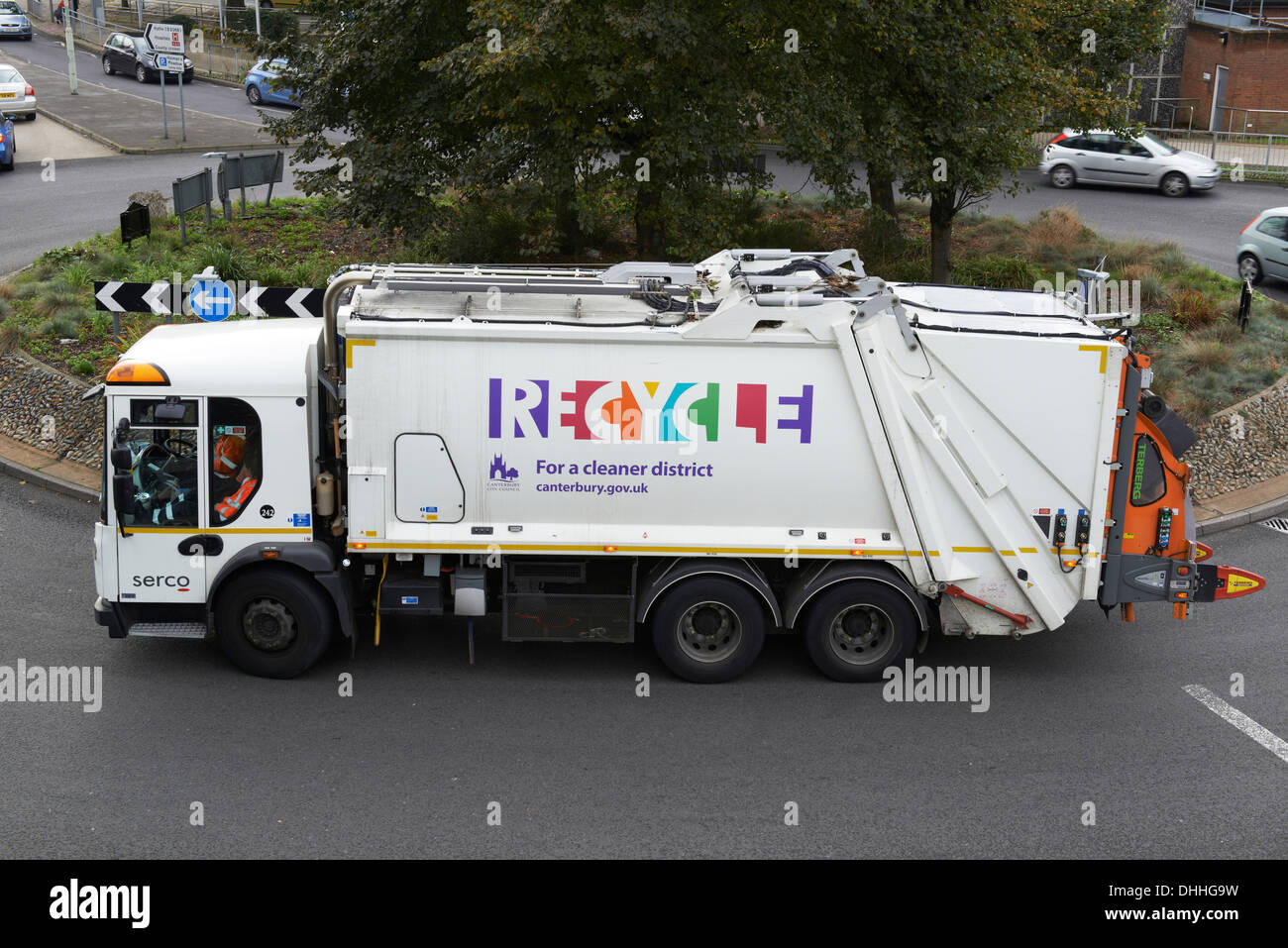 Serco Staubwagen Umrundung ein Kreisverkehr Canterbury kent Stockfoto