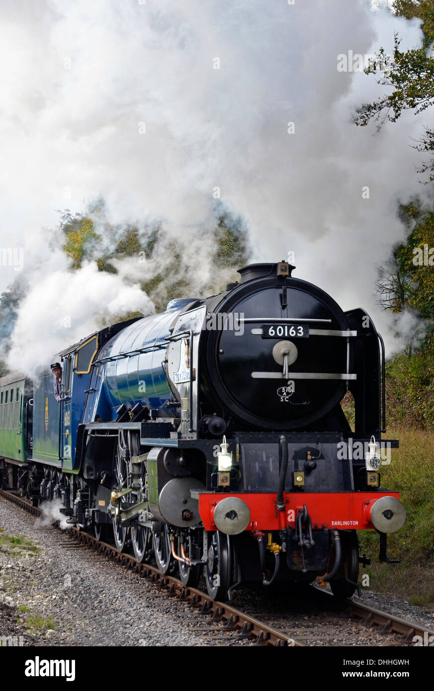 Neubau-Klasse A1 Peppercorn pacific Steam train 60163 "Tornado" fleißig an einem Personenzug. Stockfoto