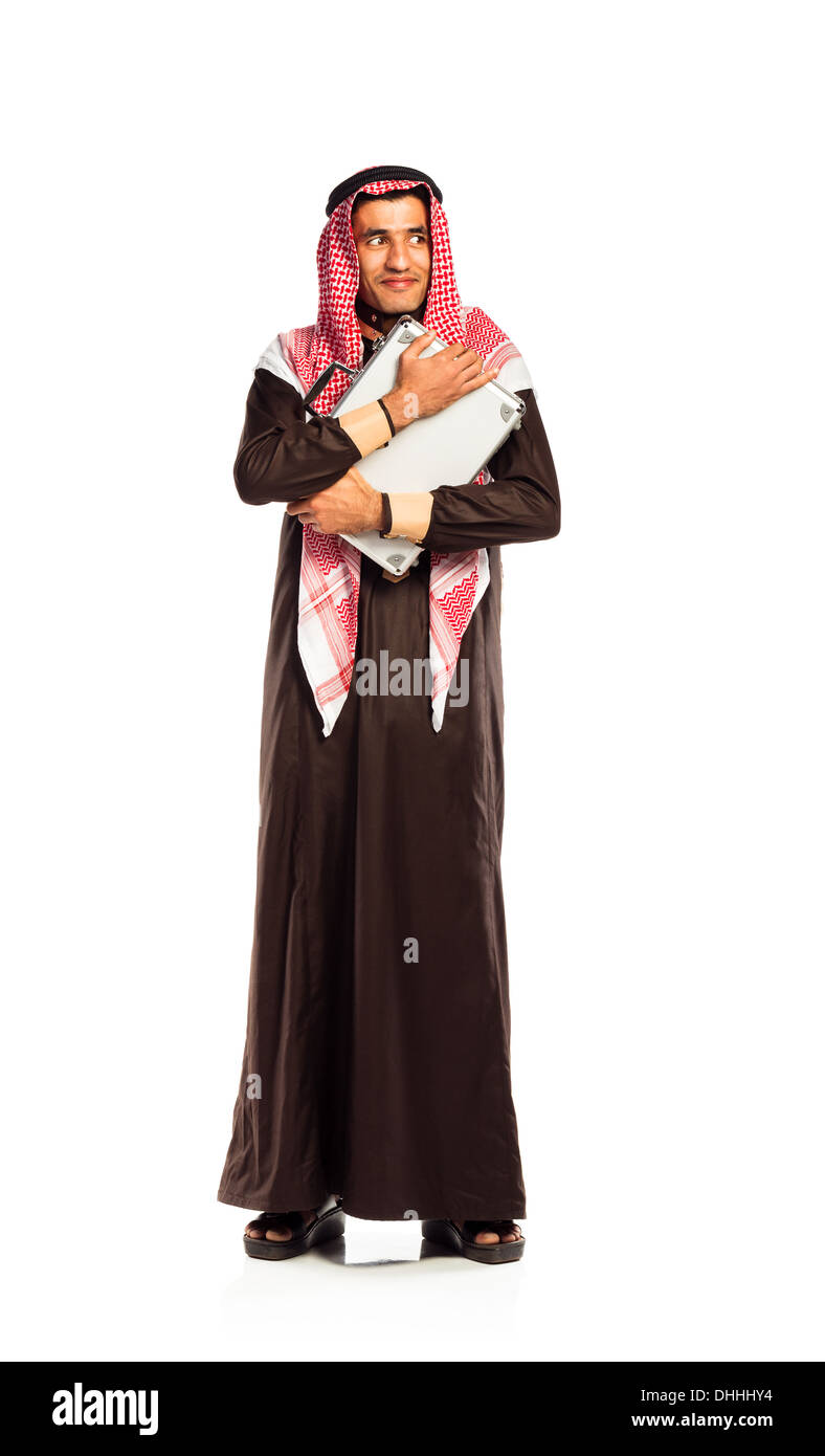 Junge lächelnde Araber mit einem Aluminium-Koffer isoliert auf weißem Hintergrund Stockfoto