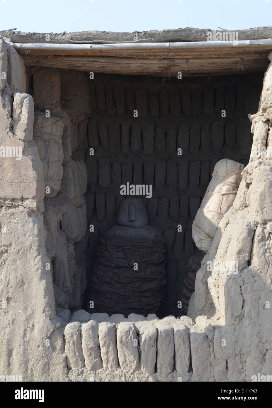 Wari-Gräber in der Huaca Pucllana archäologischen Stätte, Miraflores, Lima Stockfoto