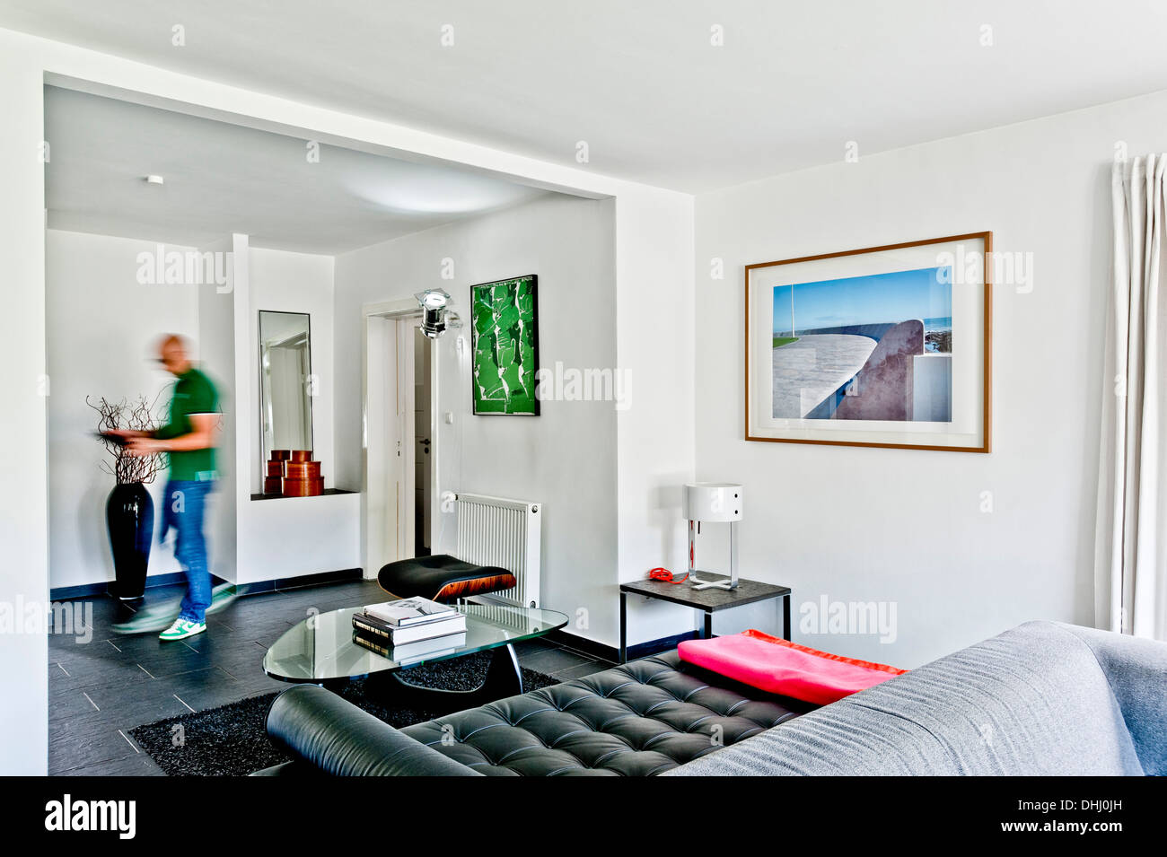 Bauhausstil Wohnzimmer - The Ikea Table Tops