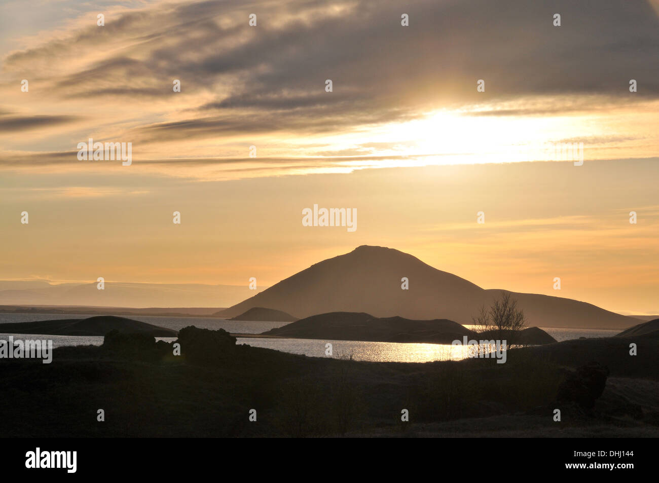 Blick auf Backlit See Myvatn (Eastside), North Island, Europa Stockfoto