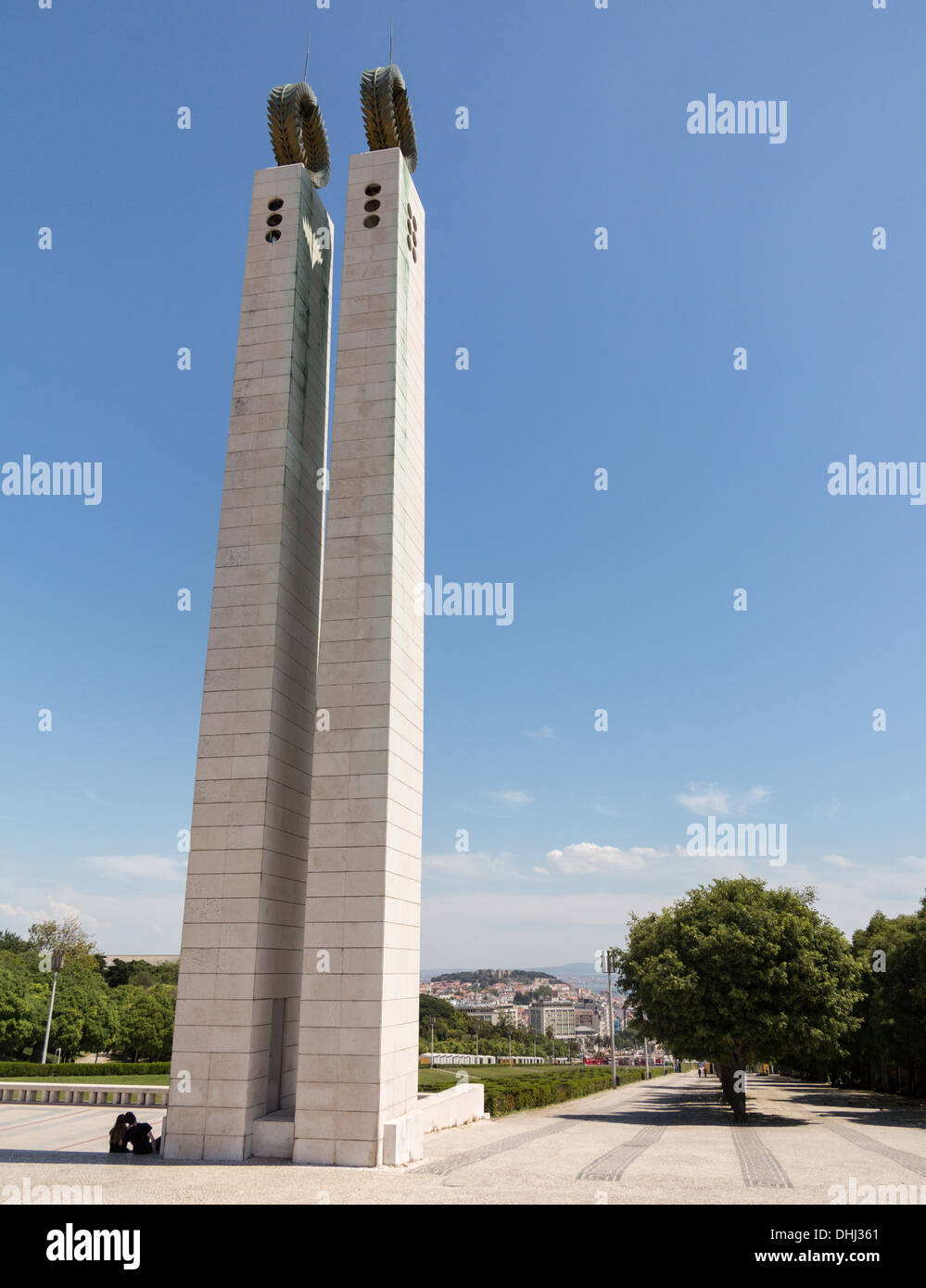 Denkmal zur Nelkenrevolution in dem Edward VII Park, Lissabon, Portugal. Stockfoto