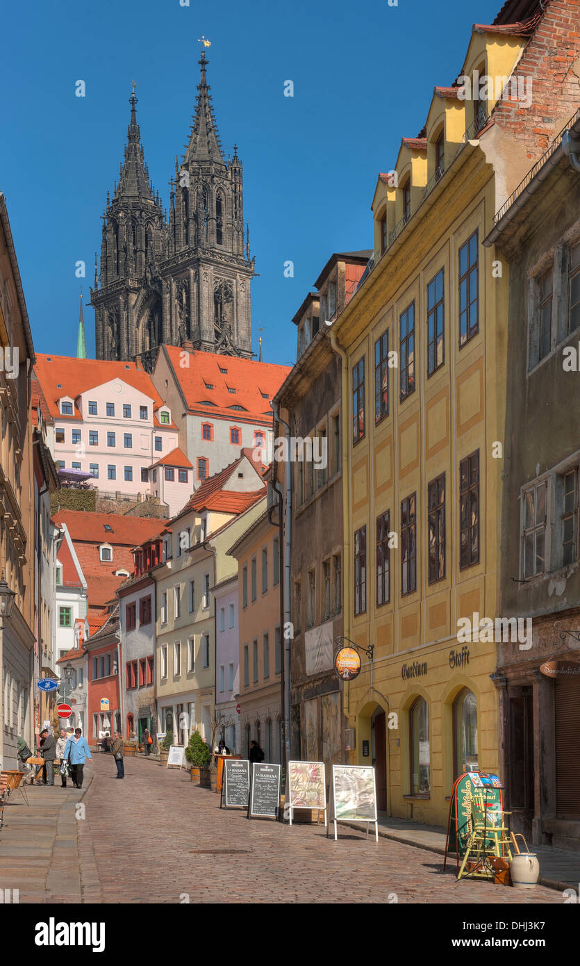 Gasse mit Albrechtsburg Burg und Kathedrale, Meißen, Sachsen, Deutschland, Europa Stockfoto