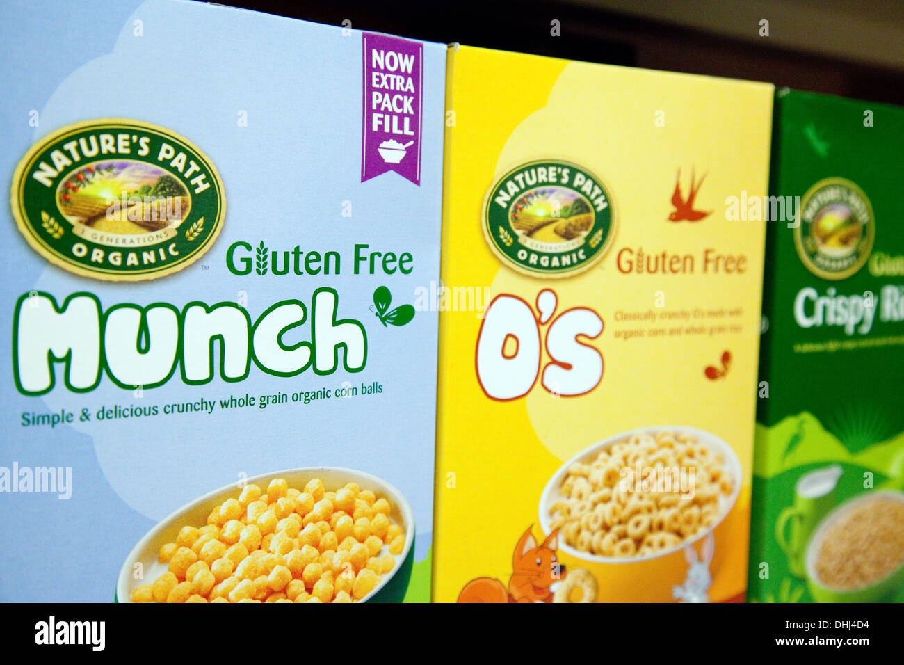 Glutenfreie Lebensmittel in einem Supermarktregal, UK Stockfoto