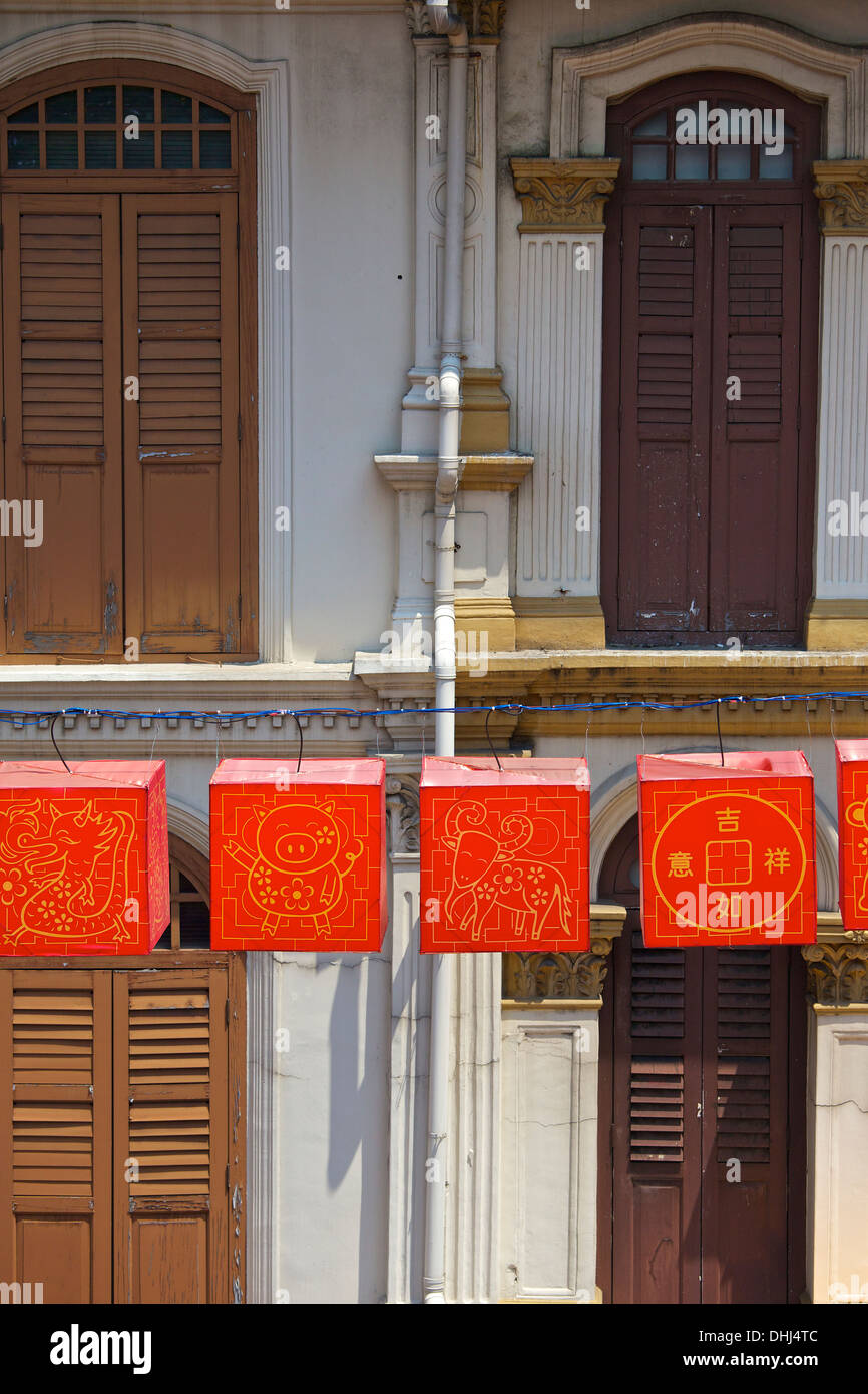 Chinese New Year Dekorationen hängen über Pagoda Street, Singapur. Stockfoto