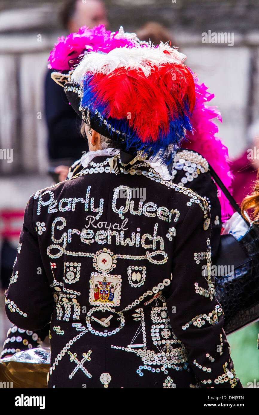 Pearly Kings & Königinnen Erntedankfest Parade-London Stockfoto