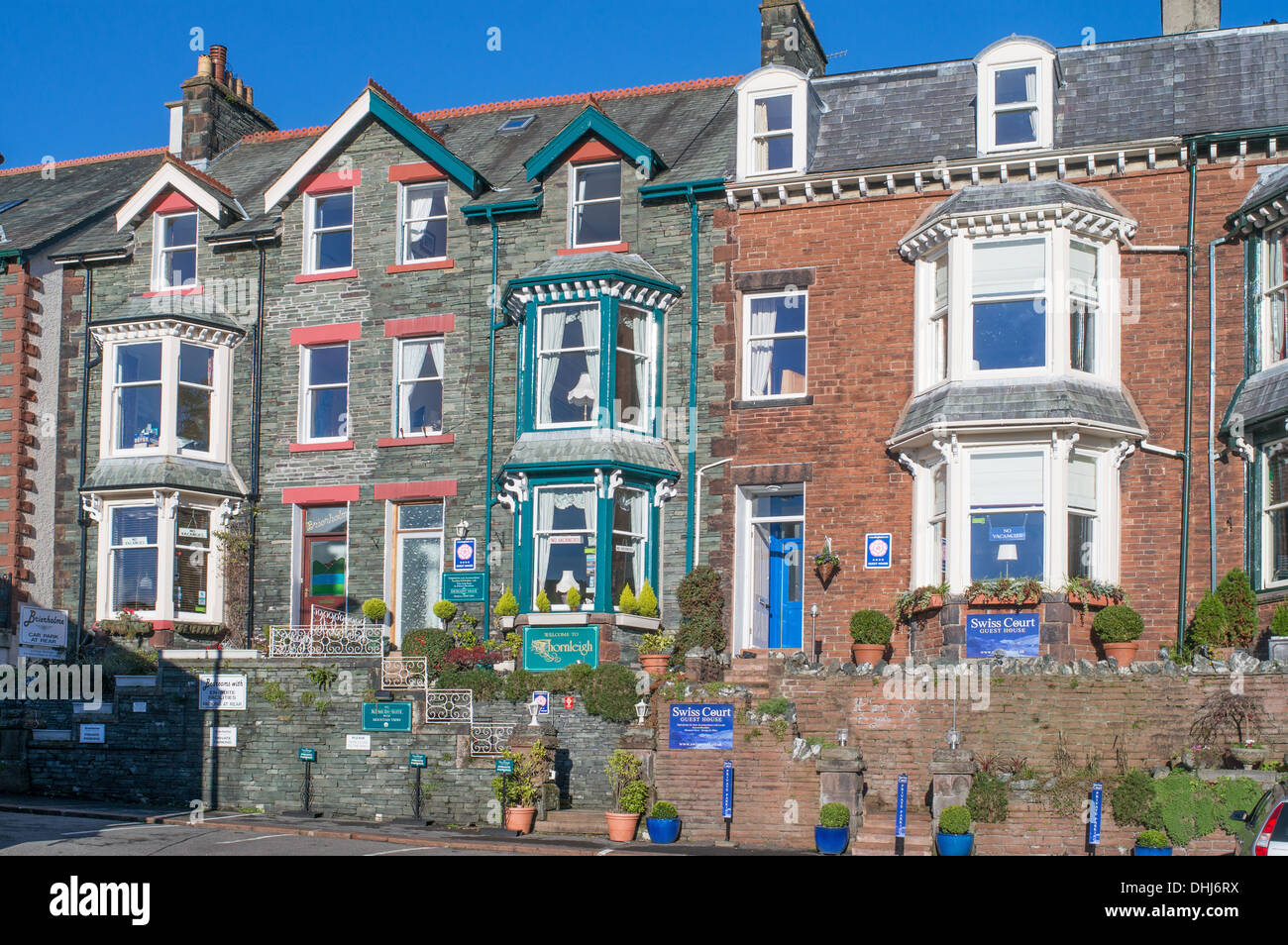 Pensionen oder B & Bs in Bank Street Keswick, Cumbria, England, UK Stockfoto