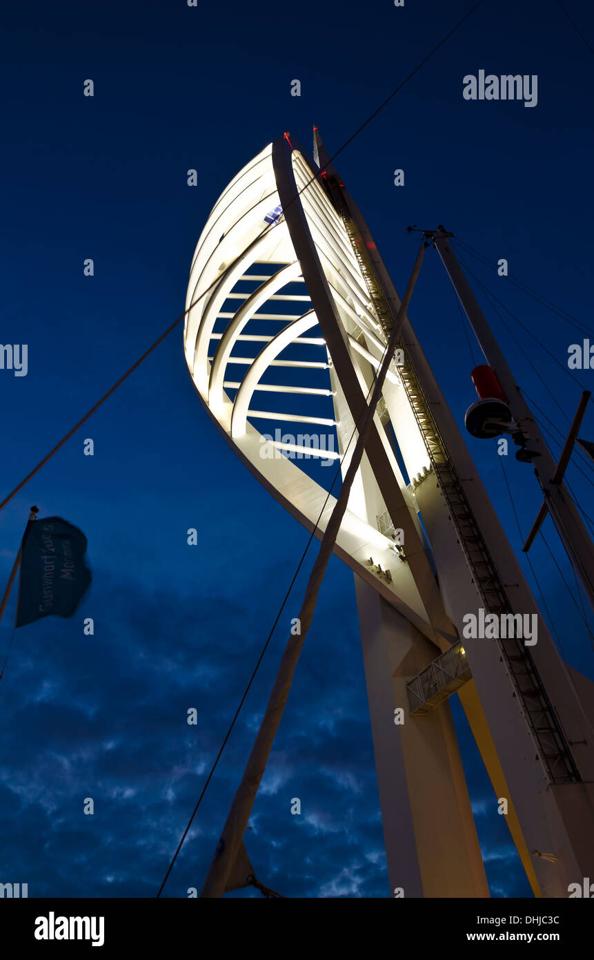 Portsmouth Hampshire England UK Spinnaker Tower und Gun Wharf Quays marina Stockfoto