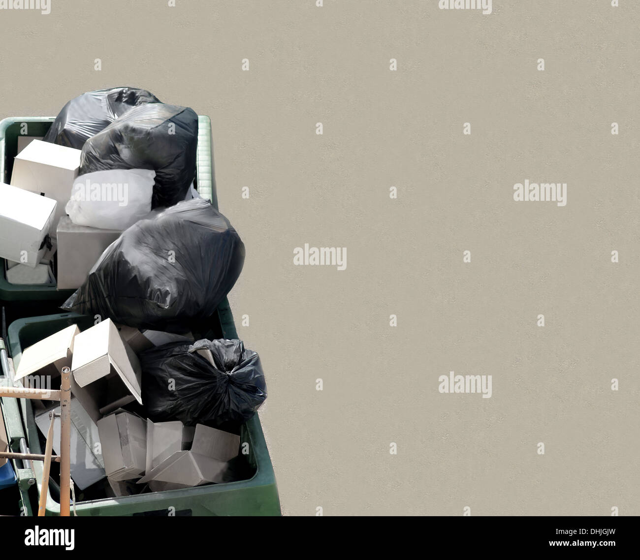 Draufsicht von Müll oder Rubbuish skip mit strukturiertem Hintergrund und Kopie Raum. Stockfoto