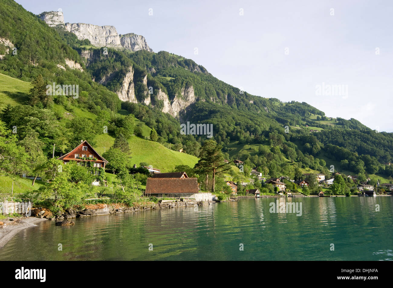 Bauen, Häuser am Ufer des Vierwaldstättersees, Kanton Uri, Schweiz, Europa Stockfoto