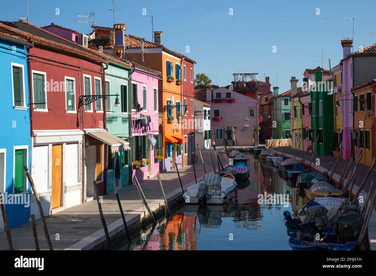 Bunte Häuser entlang des Kanals, Burano, Veneto, Italien, Europa Stockfoto