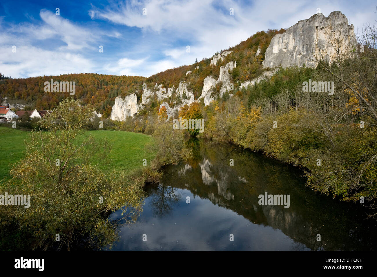 Fluss und Felsen im oberen Donautal, schwäbische Alp, Baden-Württemberg, Deutschland, Europa Stockfoto