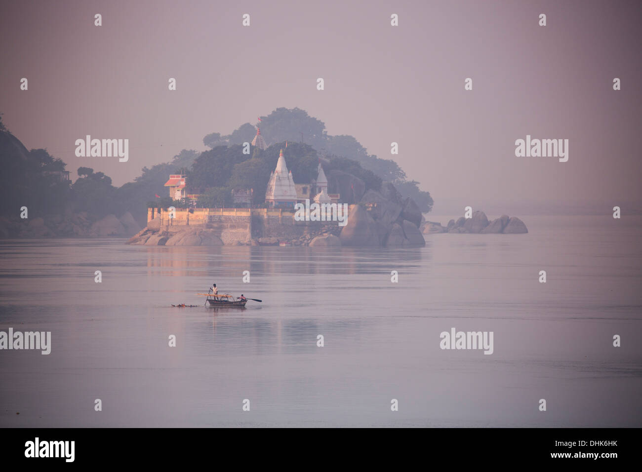 Tempel auf den Inseln entlang Ganges Fluß, in der Nähe von Bhagalpur, Bihar, Indien Stockfoto