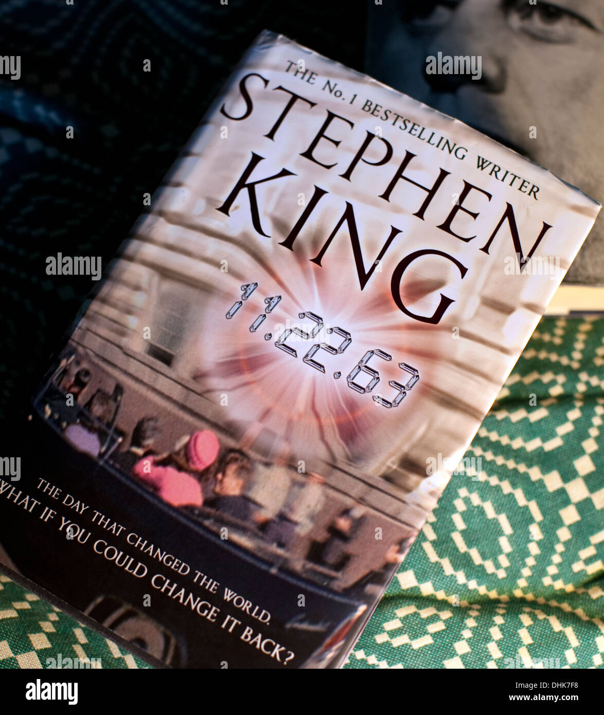 11.22.63 von Stephen King ist Zeit Reise Roman über die Ermordung von Kennedy im Jahr 1963 Stockfoto