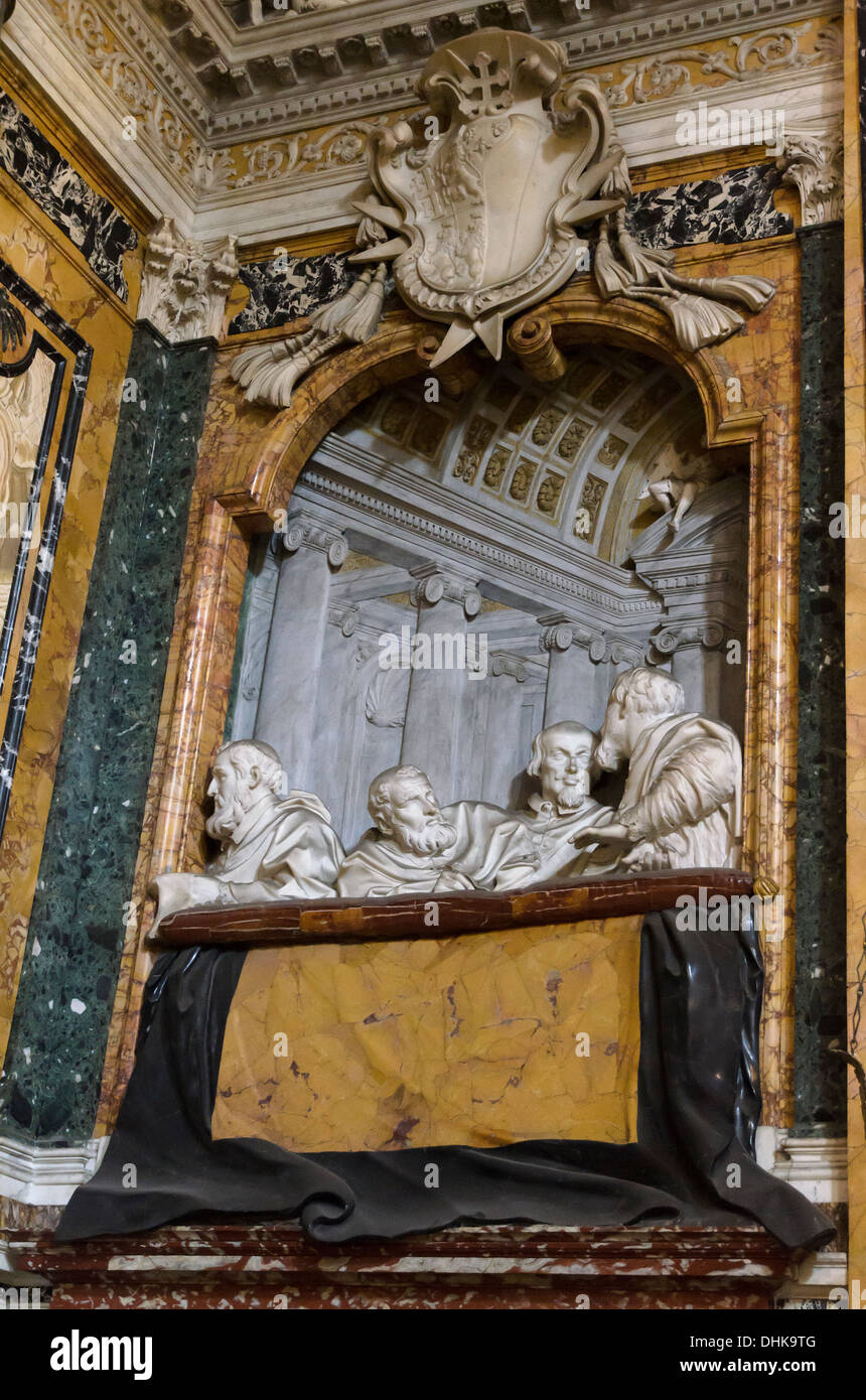 Die Ecke Family anschauen die Ekstase der Heiligen Teresa von Gian Lorenzo Bernini in der Kirche Santa Maria della Vittoria - Rom, Italien Stockfoto