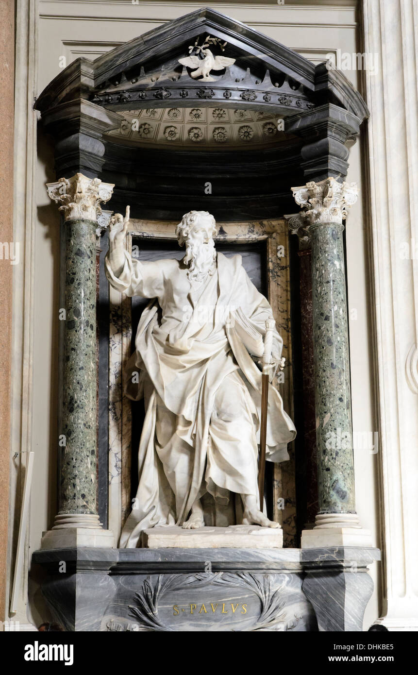 Statue von St. Paulus in der Basilika St. Johannes im Lateran Rom