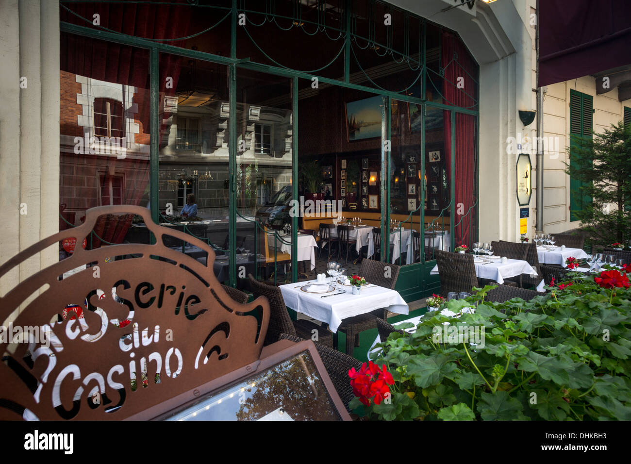 In Vichy die stilvollen Art Déco Brasserie des Casinos von Herr und Frau Tajetti (Frankreich) laufen. La Brasserie du Casino À Vichy. Stockfoto