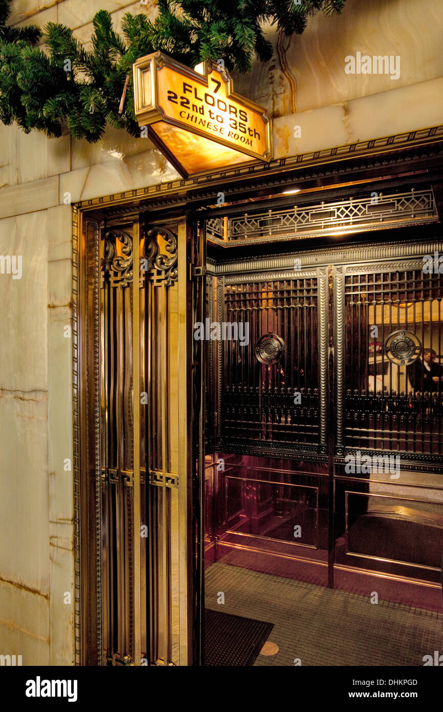 Smith Tower Lift Stockfoto Bild 62515053 Alamy