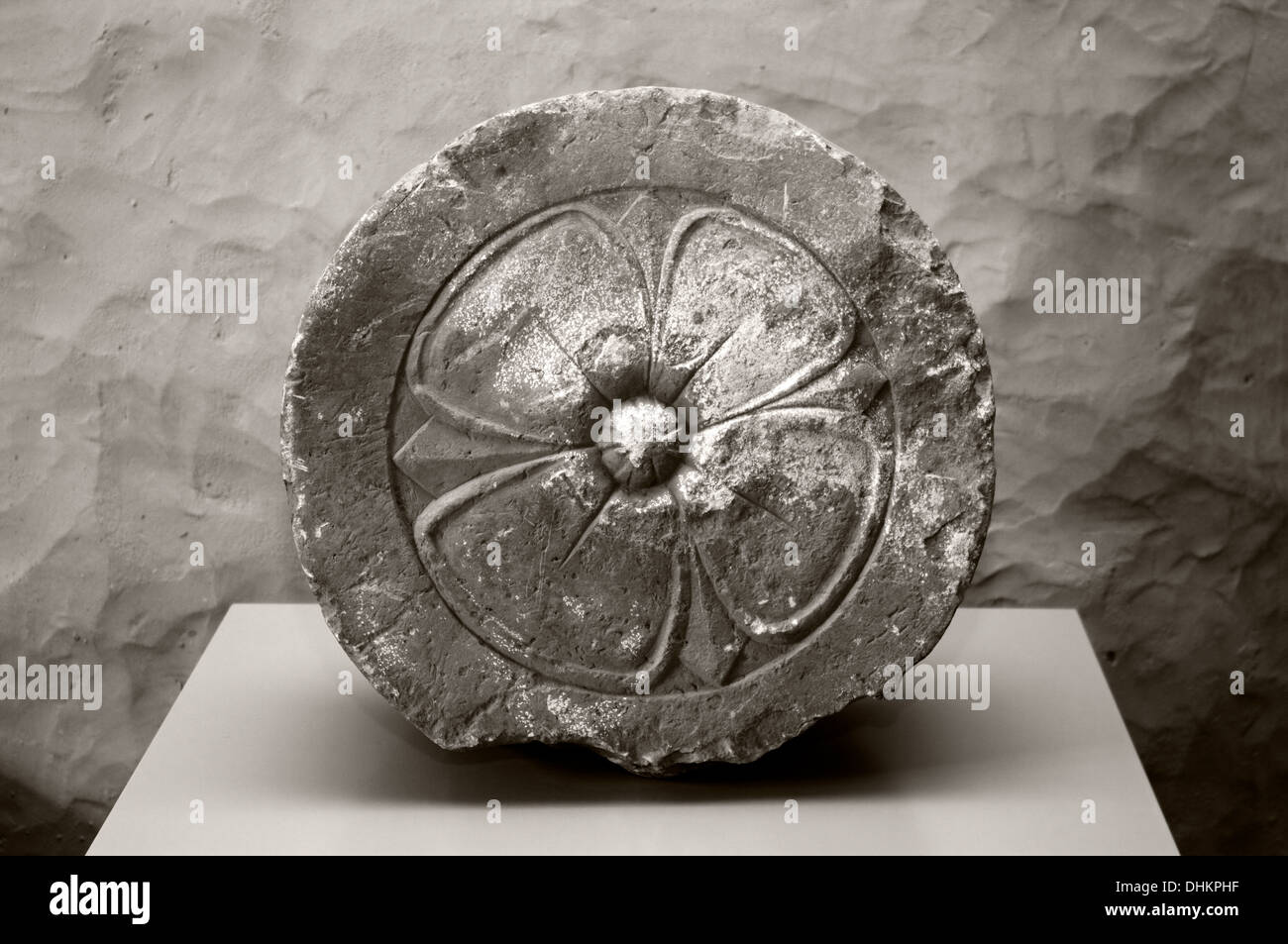 Heraldische Steinbildhauen aus der mittelalterlichen Livonia, Lettland Stockfoto