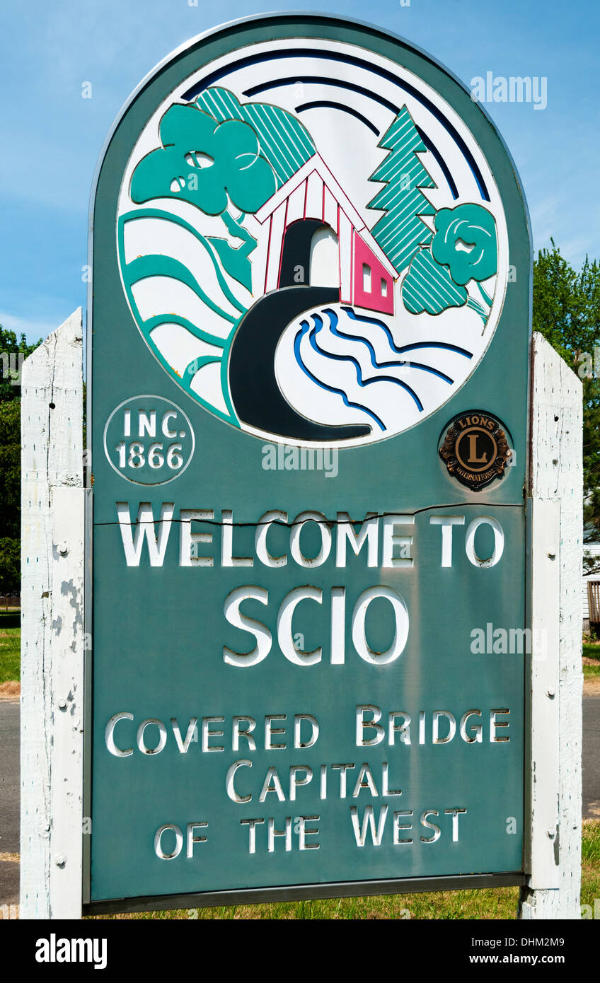 SCIO, Oregon, überdachte Brücke Hauptstadt des Westens, Schilder Stockfoto