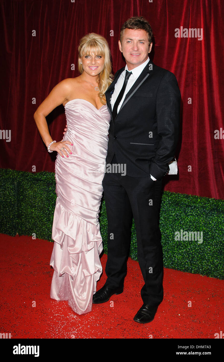 Christie Goddard und Shane Ritchie The British Soap Awards 2012 statt London ITV - Ankünfte London, England - 28.04.12 Stockfoto