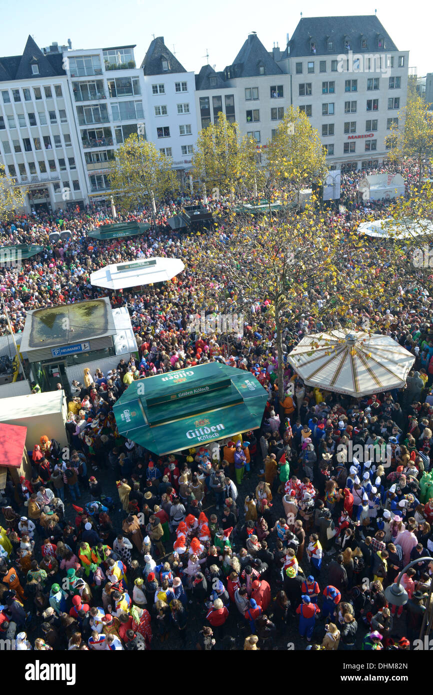 Karneval, im lokalen Dialekt Kölsch "Fastelovend" genannt wird, ist sehr wichtig in Köln. 11:11 am 11. November Stockfoto