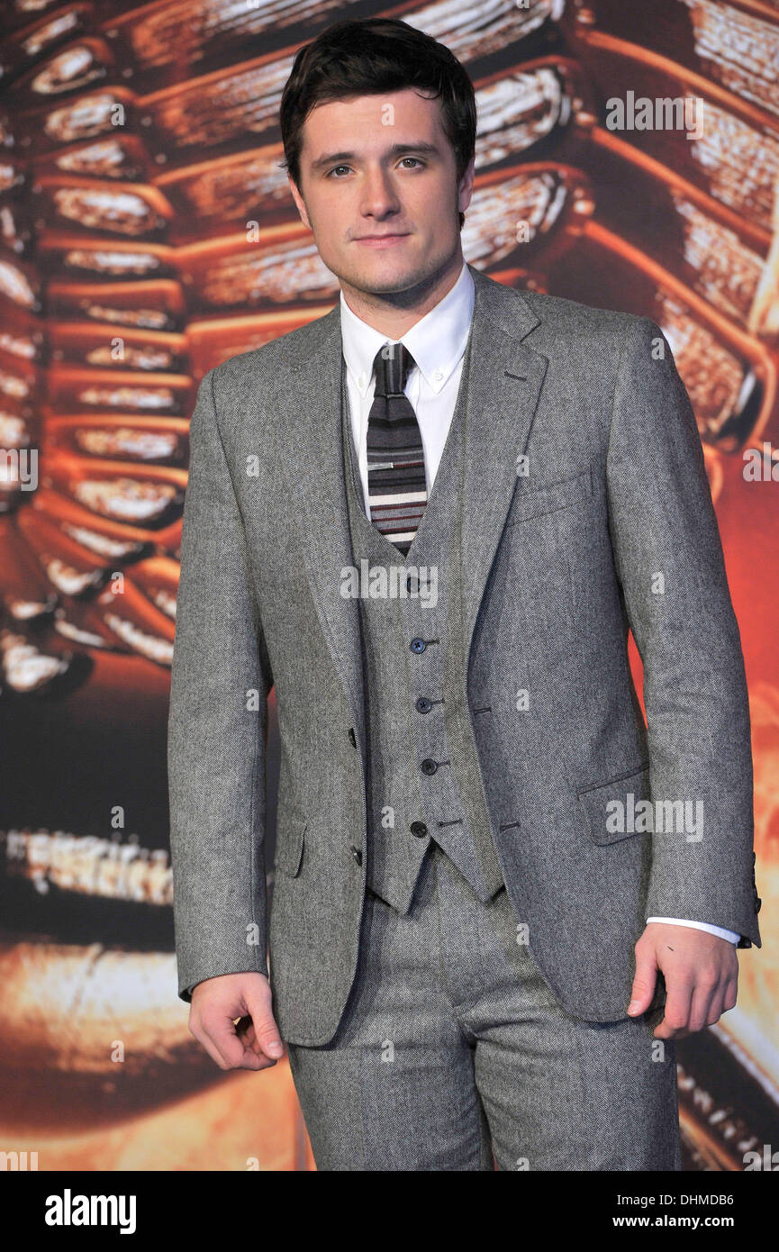 Berlin, Deutschland. 12. November 2013. Josh Hutcherson - The Hunger Games Premiere - CATCHING FIRE im CINESTAR SONY CENTER in Berlin 12. November 2013 - Foto: SuccoMedia / Ralf Succo/Picture Alliance © Dpa picture-Alliance/Alamy Live News Stockfoto