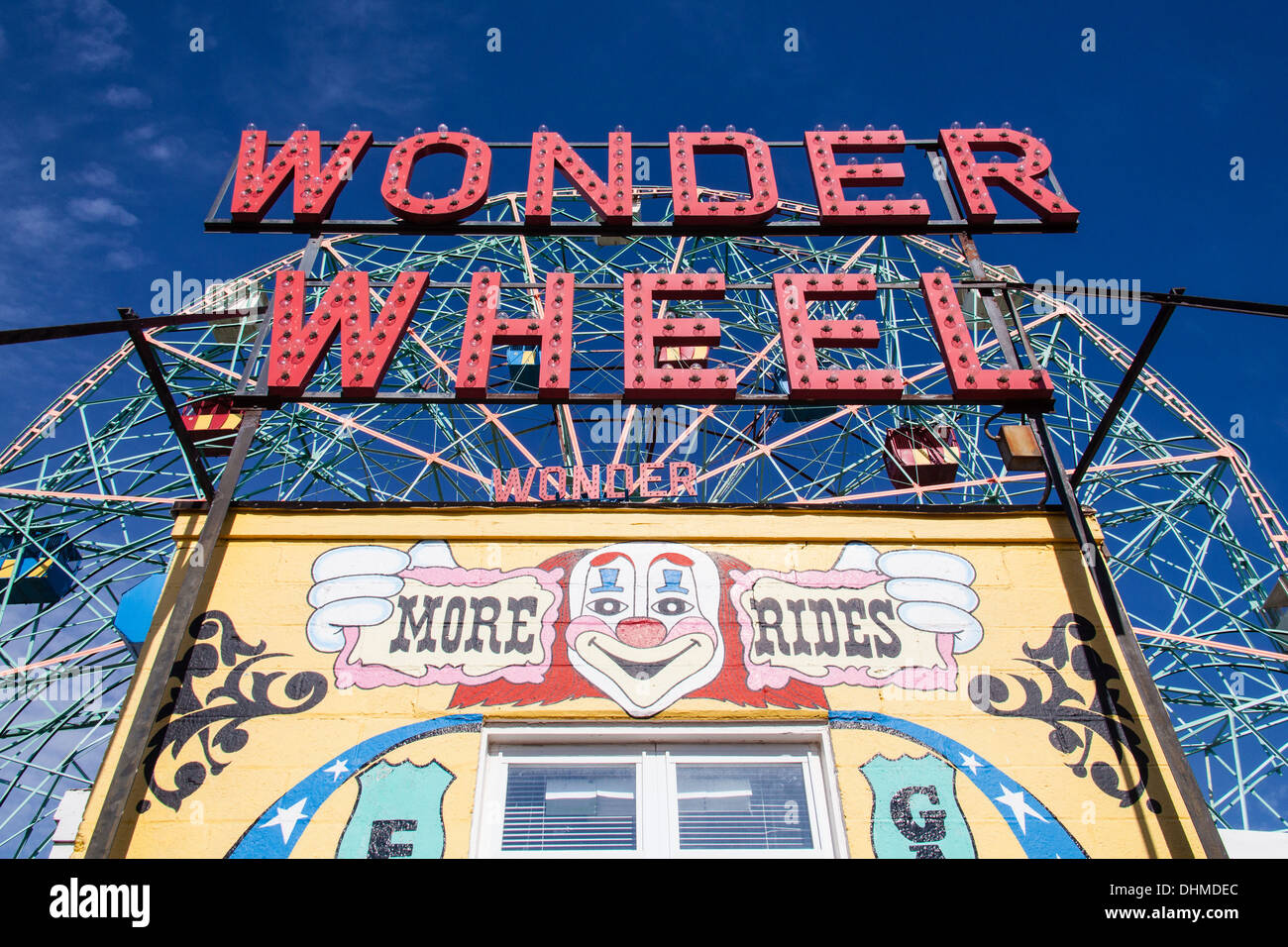 Wonder Wheel Riesenrad fahren, Coney Island, Brooklyn, New York, Vereinigte Staaten von Amerika. Stockfoto