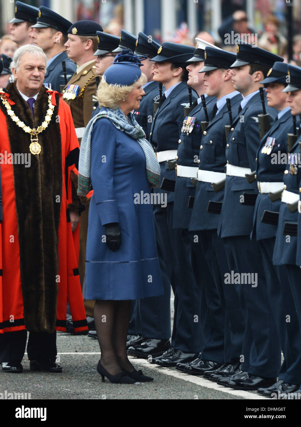 Ehrenamtlicher Air Commodore, Camilla, Herzogin von Cornwall erhält die Freiheit Thame im Namen RAF Halton Thame, England - 02.05.12 ** nicht zur Veröffentlichung in Frankreich zur Verfügung.  Zur Veröffentlichung in den Rest der Welt ** Credit obligatorischen zur Verfügung: Zak Hussein/WENN.com Stockfoto