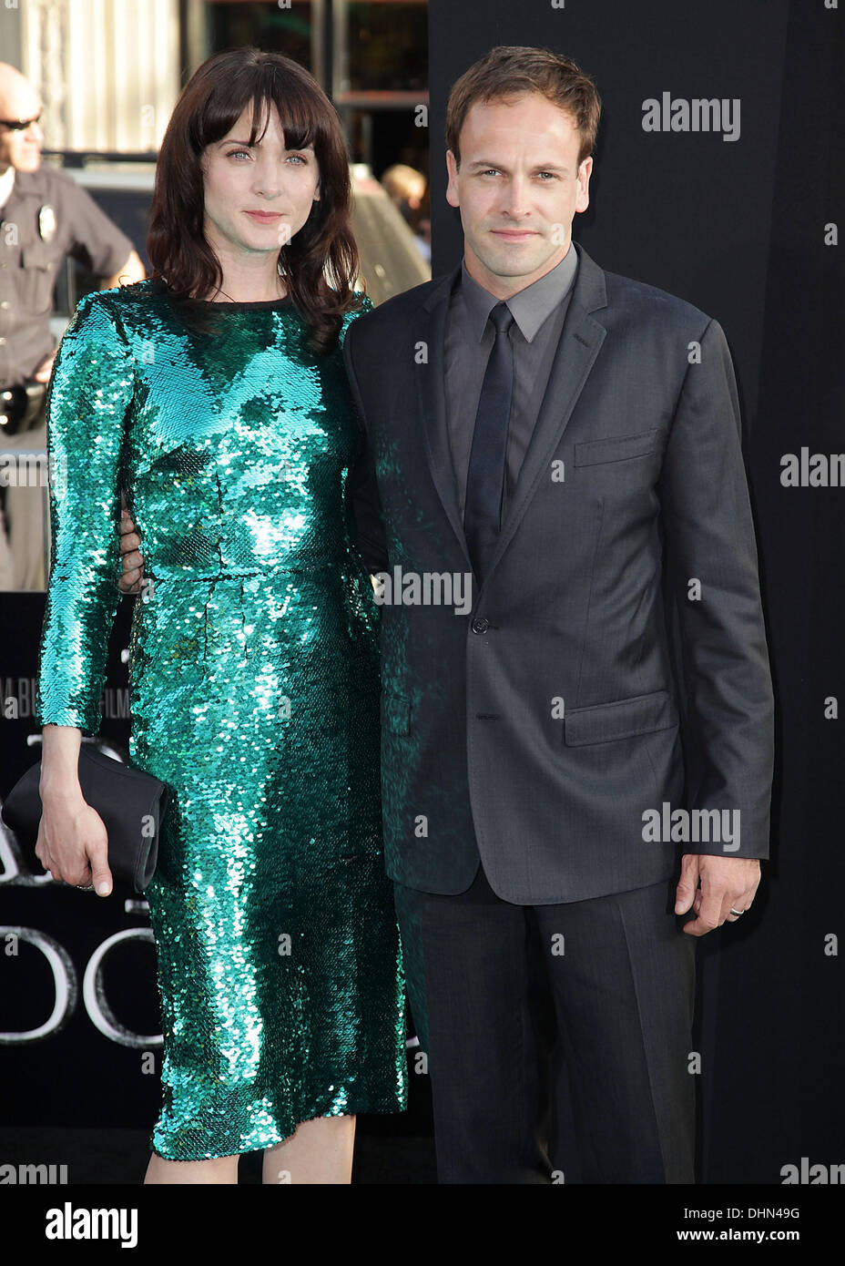 Michele Hicks und Jonny Lee Miller "Dark Shadows" Premiere bei Graumans Chinese Theatre Hollywood, Kalifornien - 07.05.12 Stockfoto