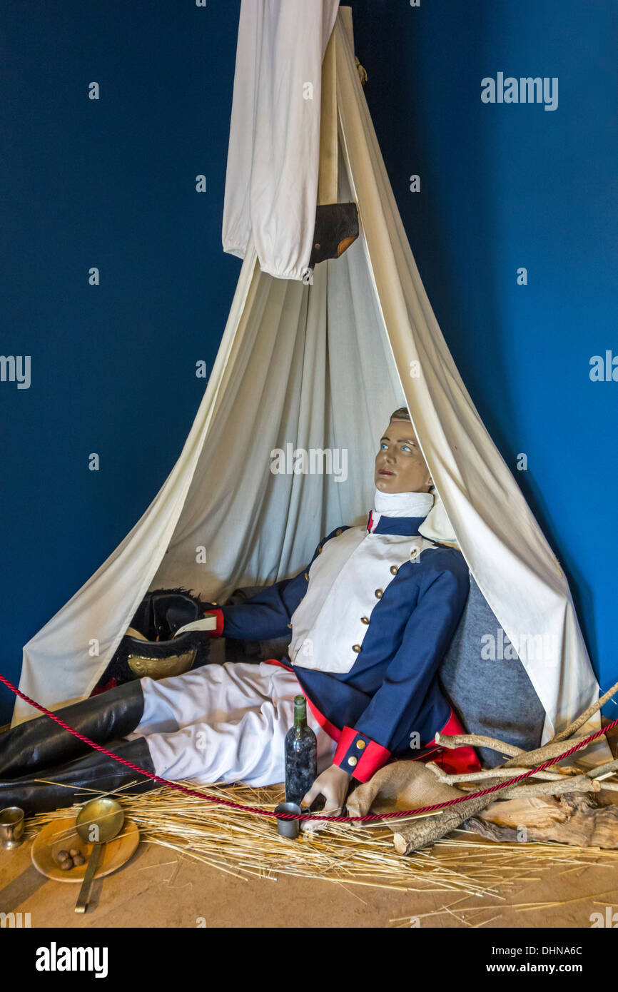 Diorama von französischen Soldaten im Biwak Zelt während der napoleonischen Kriege 1815, die Schlacht von Waterloo, das Wellington Museum, Belgien Stockfoto