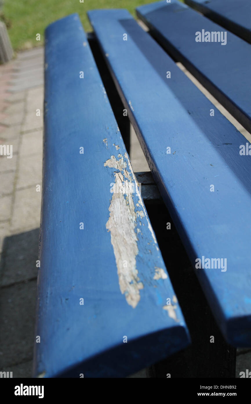Abgeplatzte Farbe auf einem Sitz Stockfoto